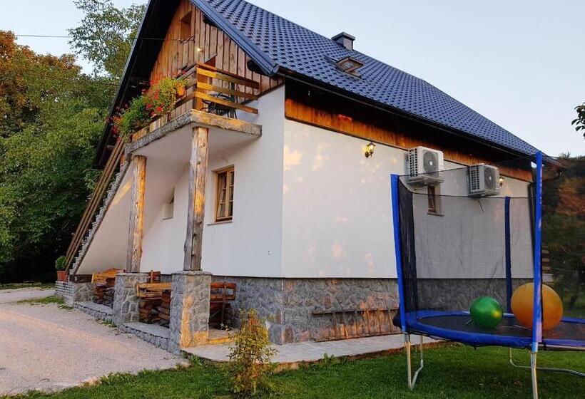 غرفة قياسية ثلاثية, Guest House Plitvice Waterfall