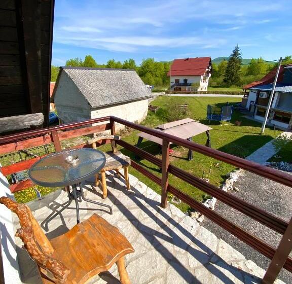 غرفة قياسية ثلاثية, Guest House Plitvice Waterfall