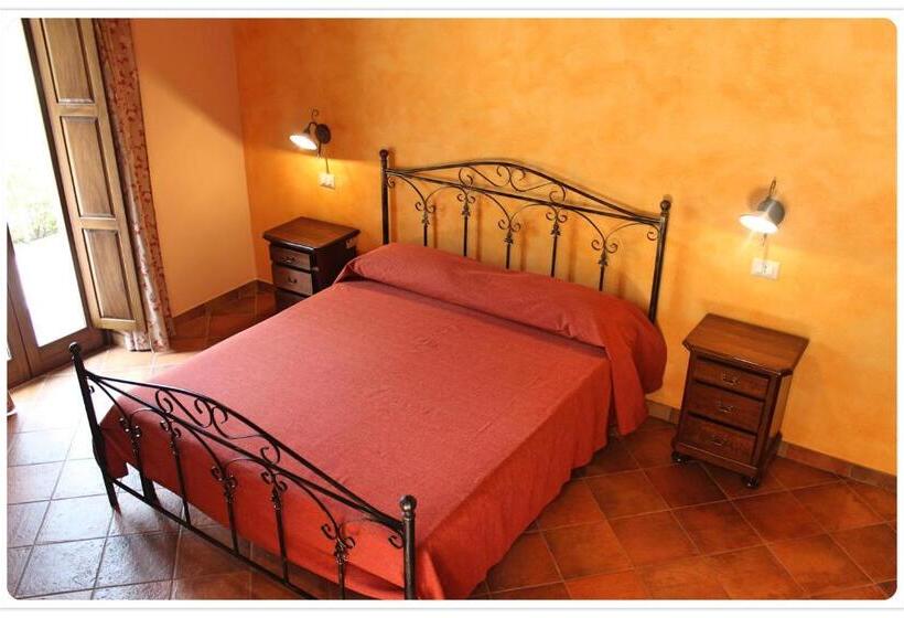 Четырехместный Номер Стандарт Вид на Сад, Agriturismo Aurea