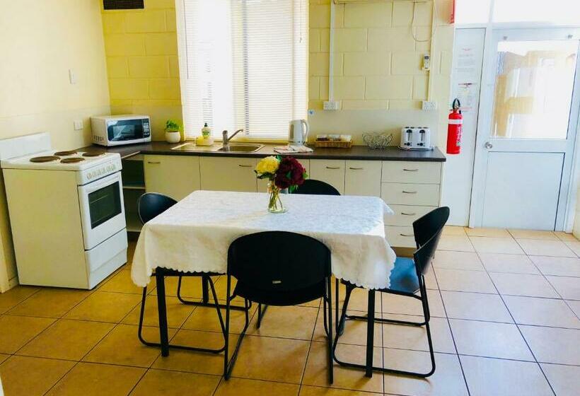 اتاق استاندارد, Accommodation @ Isa