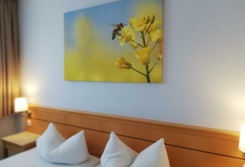 Номер Стандарт Трехместный, Familienhotel Nahe Der Therme Erding