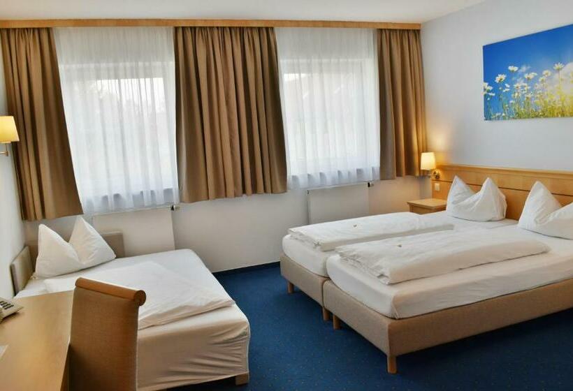 スタンダードトリプルルーム, Familienhotel Nahe Der Therme Erding