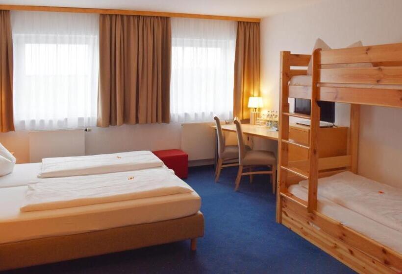 スタンダード４人部屋, Familienhotel Nahe Der Therme Erding