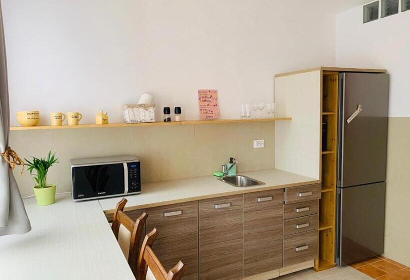 اتاق اکونومی, Egria Apartments