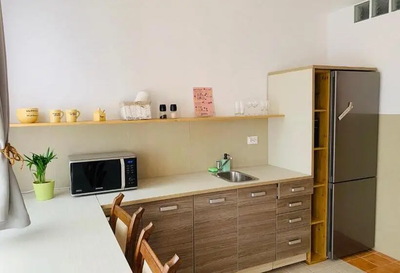 エコノミールーム, Egria Apartments