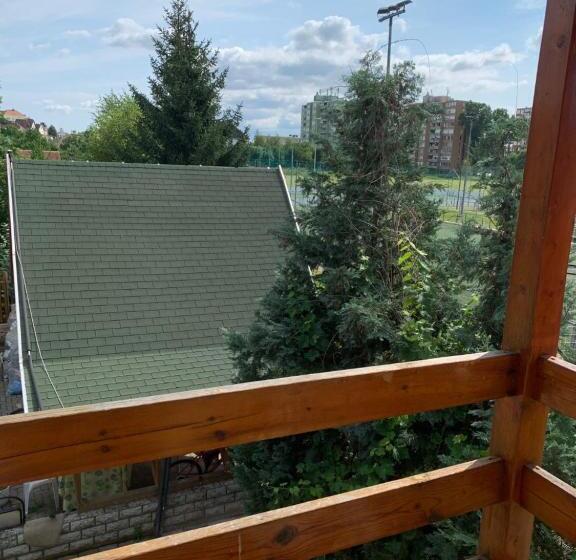 اتاق اکونومی, Egria Apartments