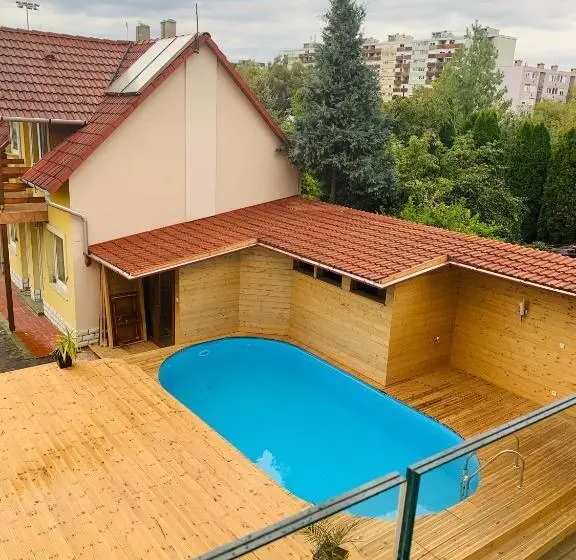 バルコニー付き１ベッドルームアパートメント, Egria Apartments