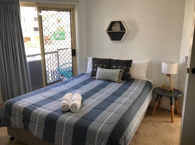 آپارتمان 2 خوابه, Kings Way Apartments