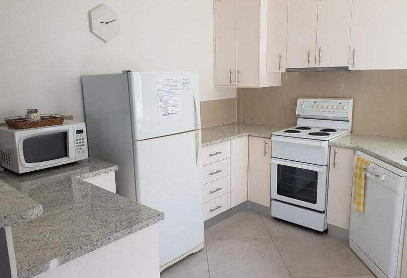 آپارتمان 2 خوابه, Kings Way Apartments