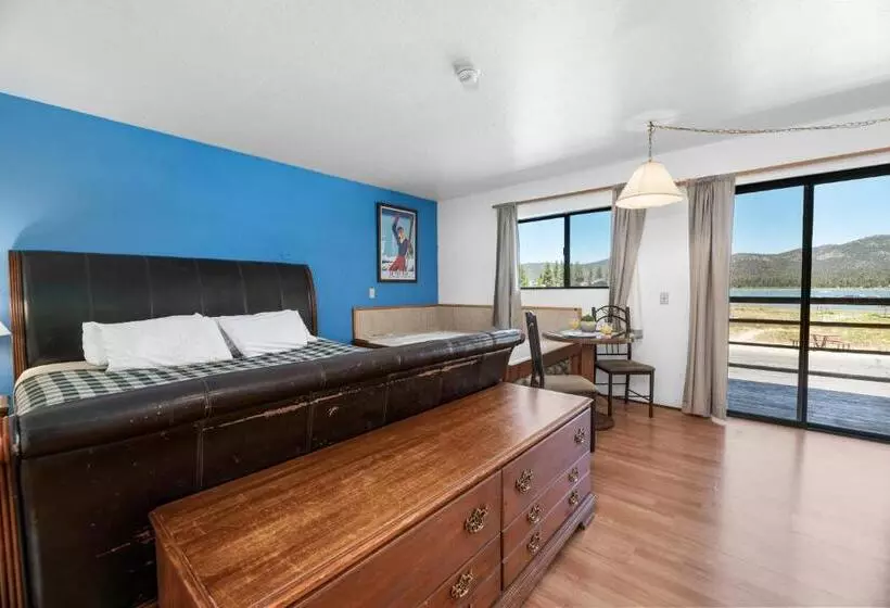 اتاق استاندارد با تخت بزرگ, Big Bear Lake Front Lodge
