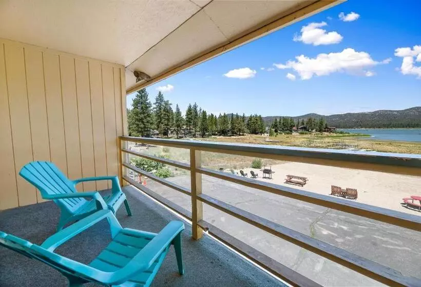 اتاق استاندارد چهار تخته, Big Bear Lake Front Lodge