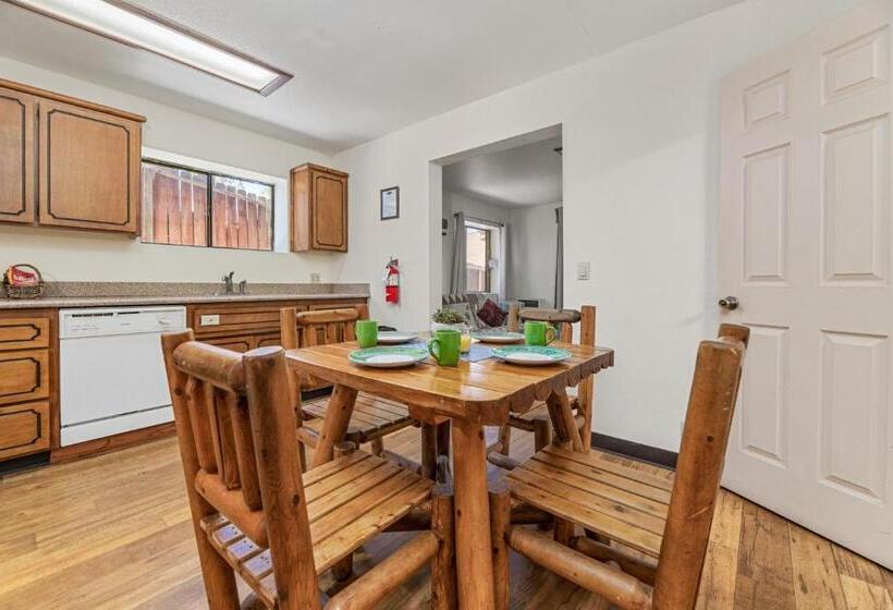 家庭套房, Big Bear Lake Front Lodge