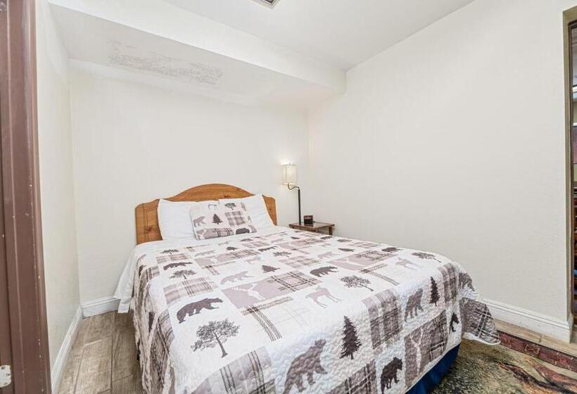 家庭套房, Big Bear Lake Front Lodge