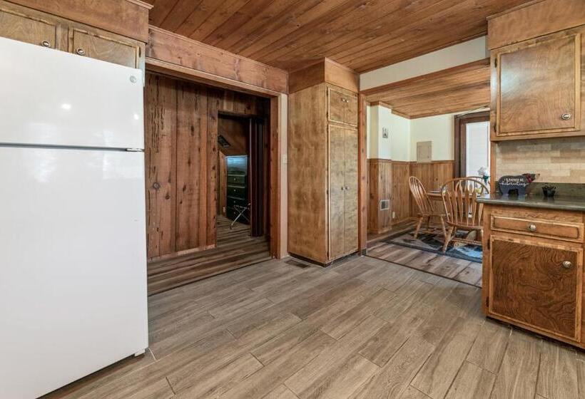 1 Bedroom Apartment Lake View, Big Bear Lake Front Lodge