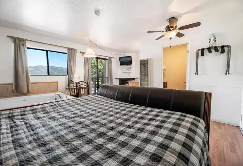 اتاق استاندارد با تخت بزرگ, Big Bear Lake Front Lodge
