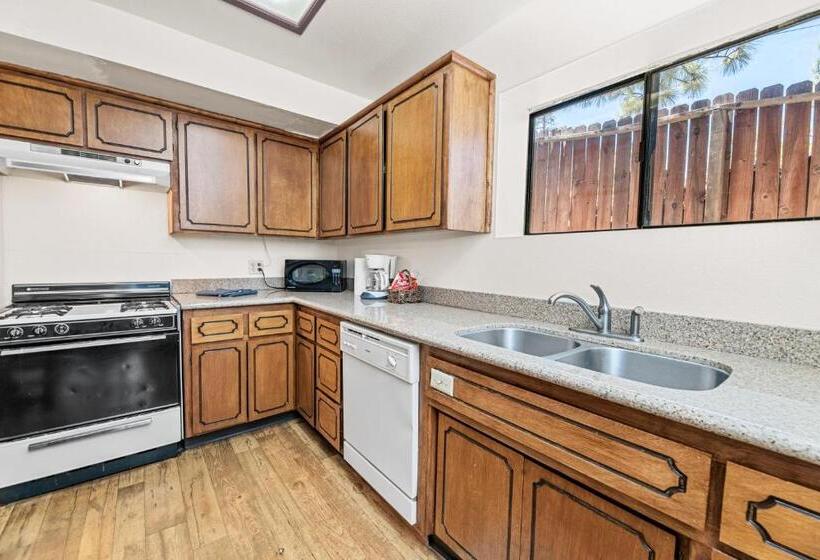 家庭套房, Big Bear Lake Front Lodge