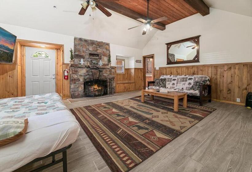 1 Bedroom Apartment Lake View, Big Bear Lake Front Lodge