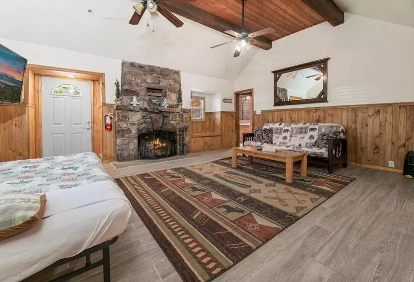 1 Bedroom Apartment Lake View, Big Bear Lake Front Lodge