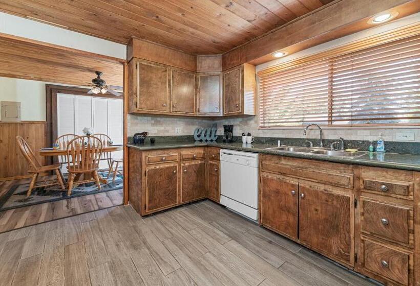 1 Bedroom Apartment Lake View, Big Bear Lake Front Lodge