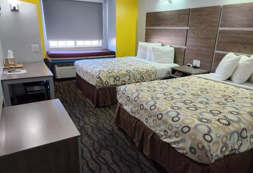 クイーンサイズベッドのスタンダードルーム, Desert Inn Tucumcari
