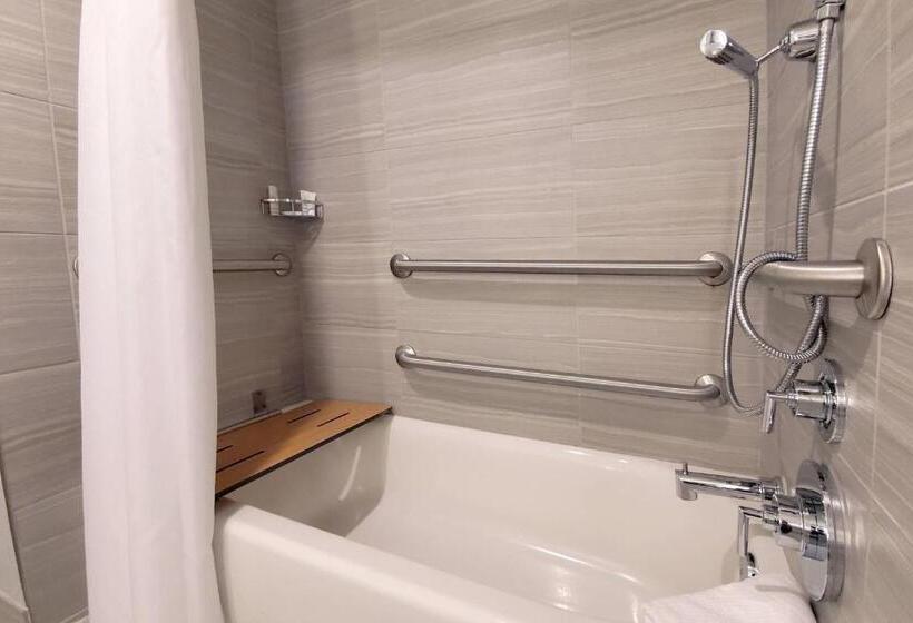 غرفة قياسية سرير كينج, Franklin Marriott Cool Springs