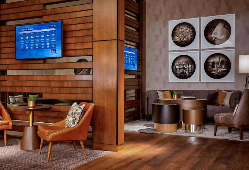 اتاق اجرایی با تخت بزرگ, Indianapolis Marriott Downtown