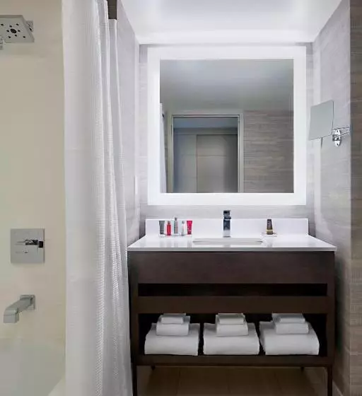 اتاق استاندارد با چشم‌انداز, Indianapolis Marriott Downtown
