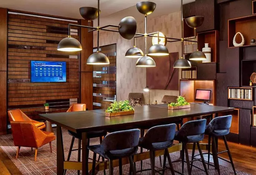 اتاق اجرایی, Indianapolis Marriott Downtown