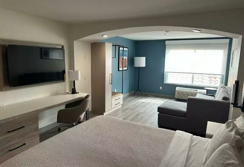 キングサイズベッドのスイートルーム, La Quinta By Wyndham Albuquerque Midtown Newly Renovated