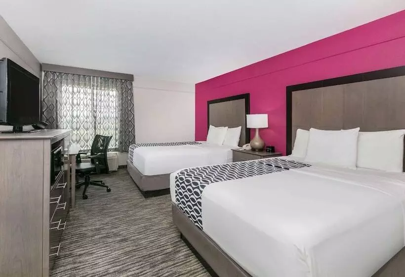 ２ダブルベッドのスタンダードルーム, La Quinta Inn & Suites By Wyndham Fredericksburg