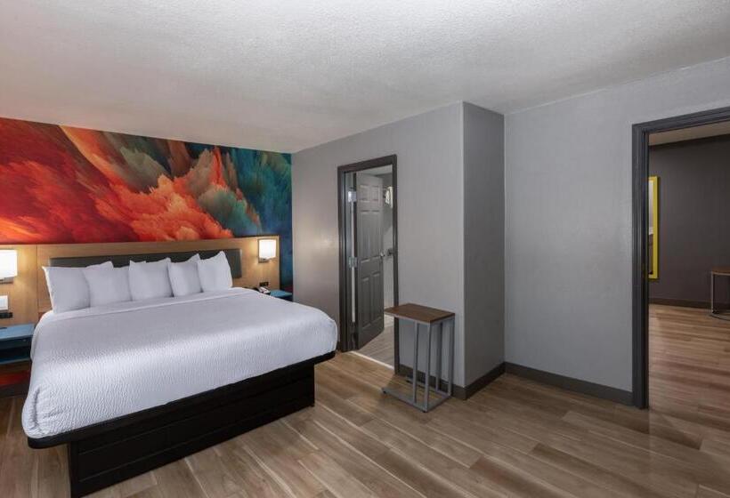 غرفة قياسية سرير كينج لذوى الإحتياجات الخاصة, La Quinta By Wyndham New Braunfels