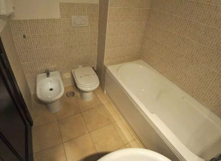 Economy Triple Room, Mediterraneo