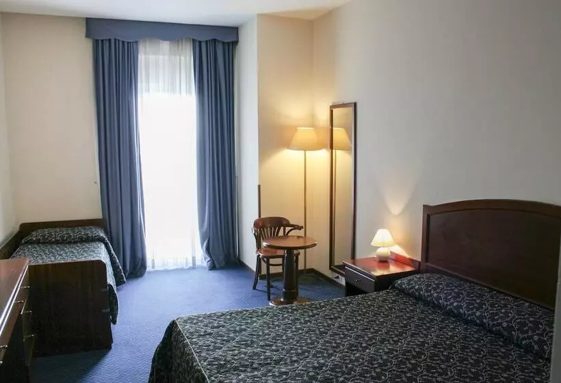 Economy Quadruple Room, Mediterraneo