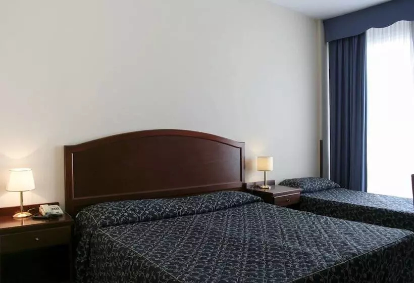 Economy Quadruple Room, Mediterraneo