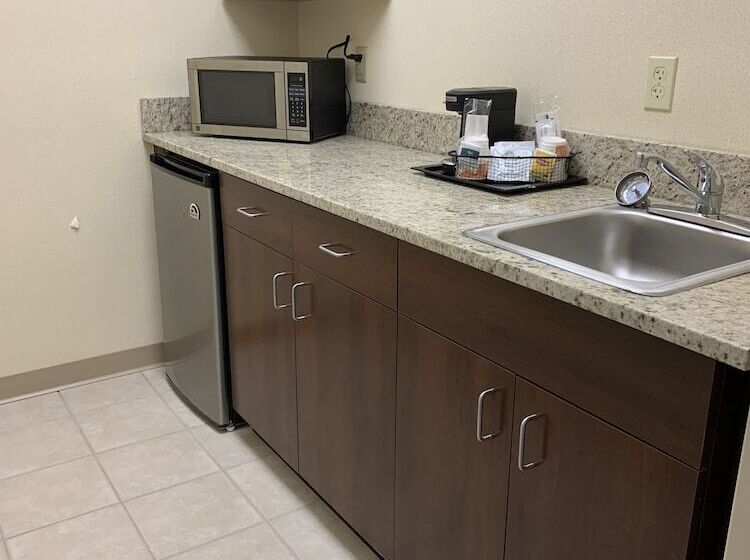 套房, Quality Inn & Suites Prestonsburg Next To Mountain Arts Center