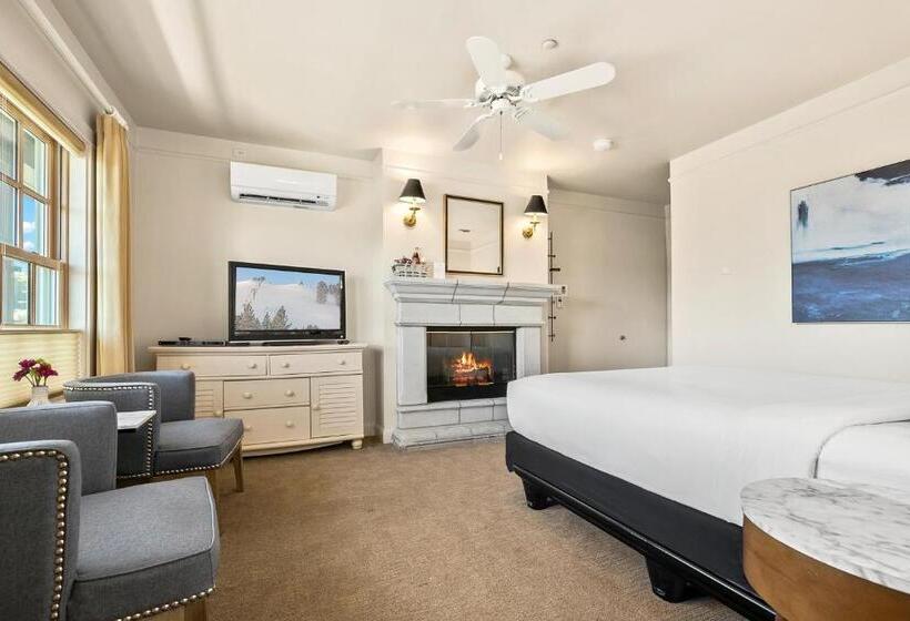 标准间, Saratoga Inn