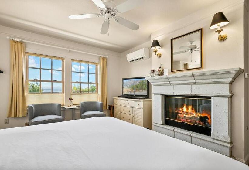 标准间, Saratoga Inn