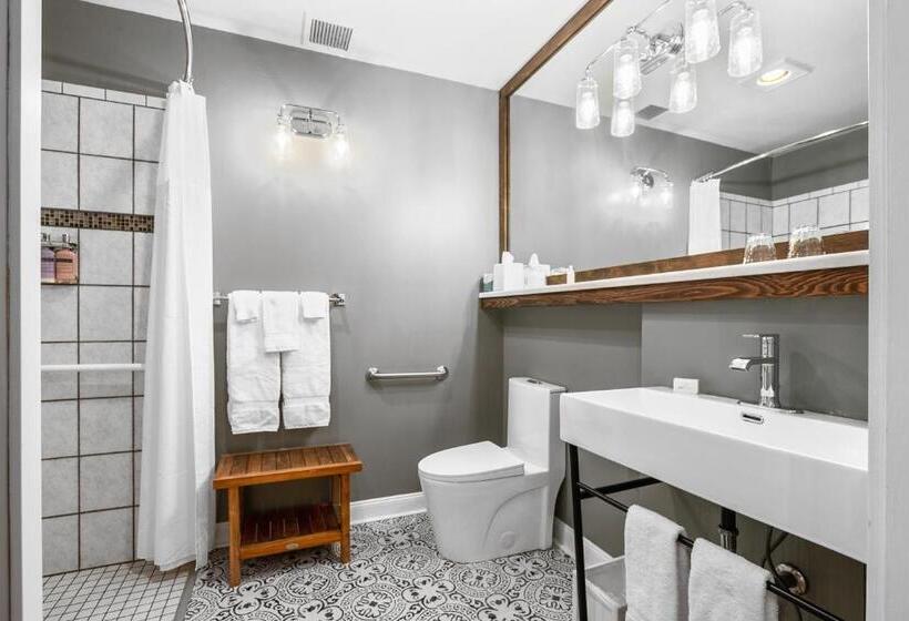 适合残疾人士使用的带超级大床的标准间, Saratoga Inn