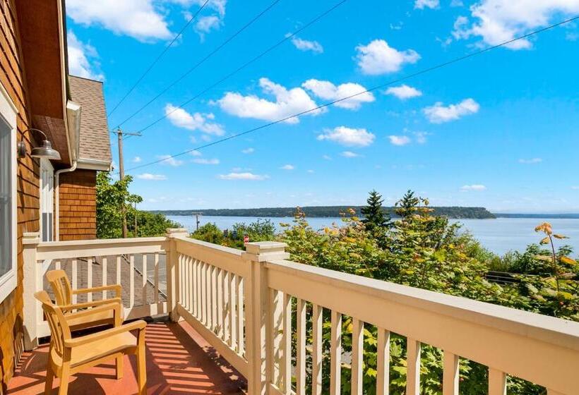 带大床的豪华间, Saratoga Inn