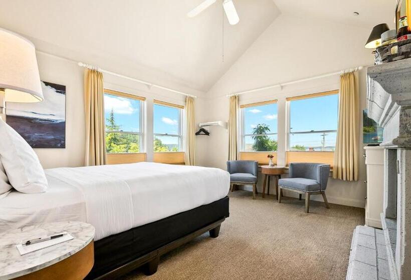 豪华房间, Saratoga Inn