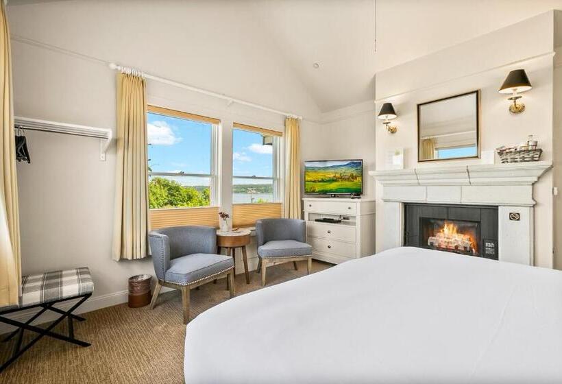 豪华房间, Saratoga Inn