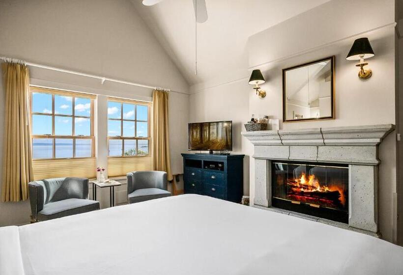 豪华房间, Saratoga Inn