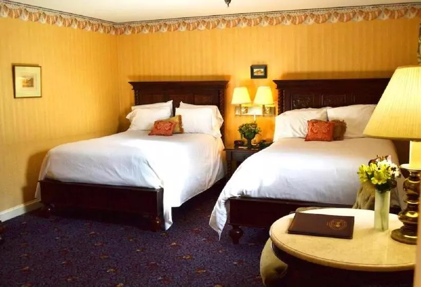 Standard Room 2 Double Beds