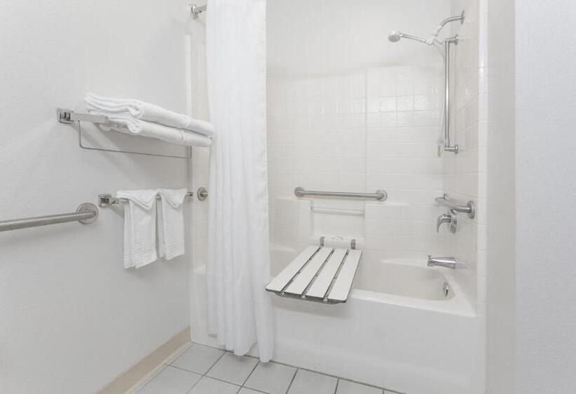 جناح, Microtel Inn & Suites Modesto