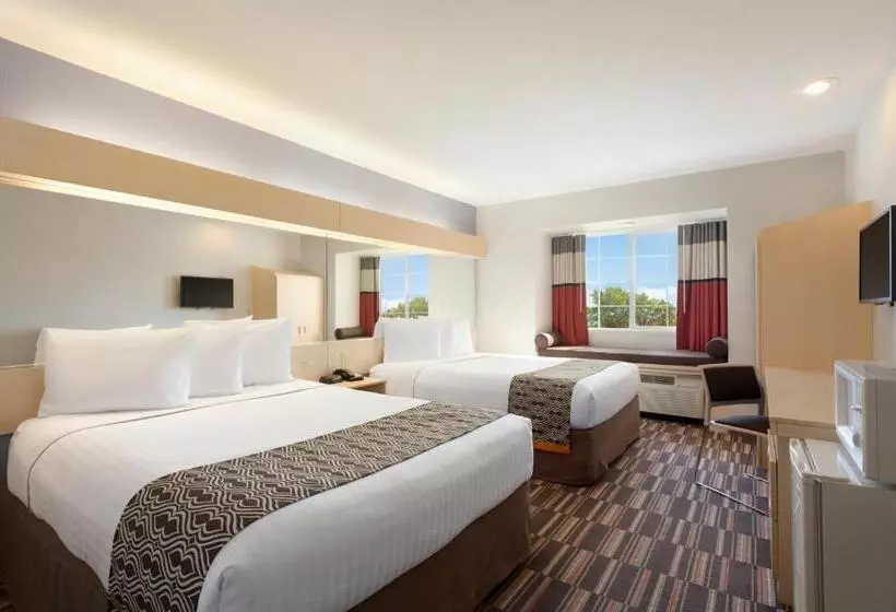 اتاق استاندارد برای معلولان, Microtel Inn & Suites Modesto