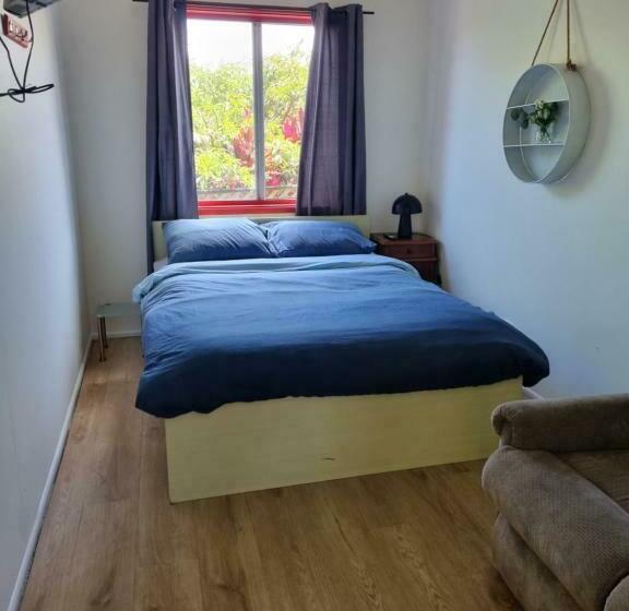 Quarto Estandar Banheiro Compartilhado, Beachside Backpackers