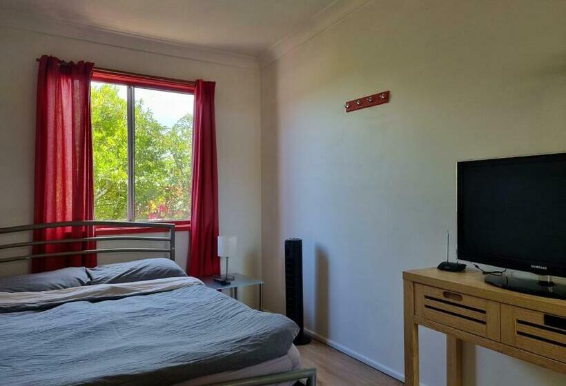 Quarto Estandar Banheiro Compartilhado, Beachside Backpackers