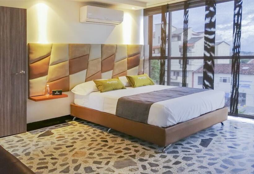 スタンダードルーム, Go Pereira