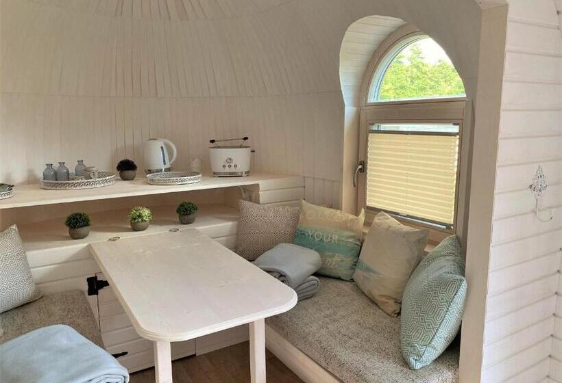 חדר משפחתי, Iglu An Land