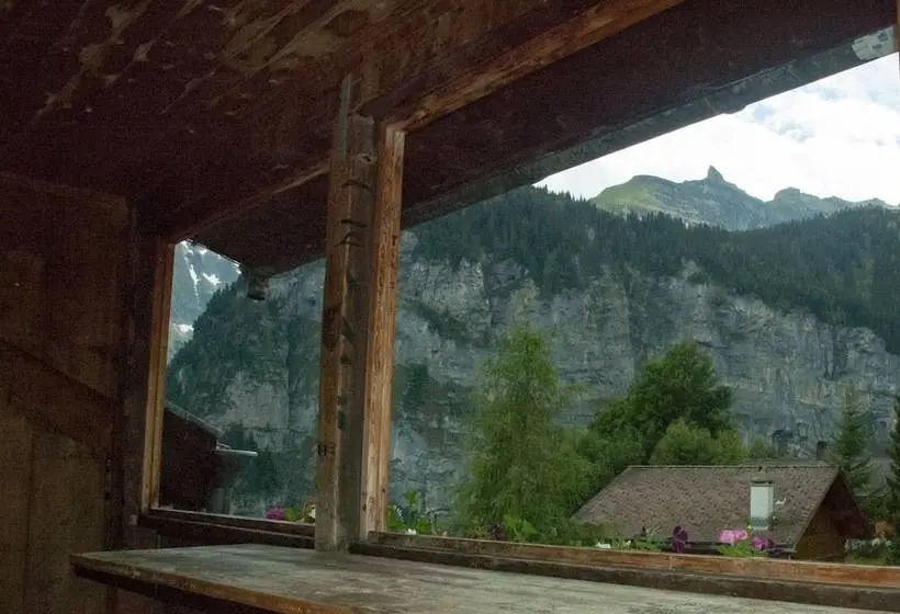 ルームシェアのワンベッド, Mountain Hostel Gimmelwald